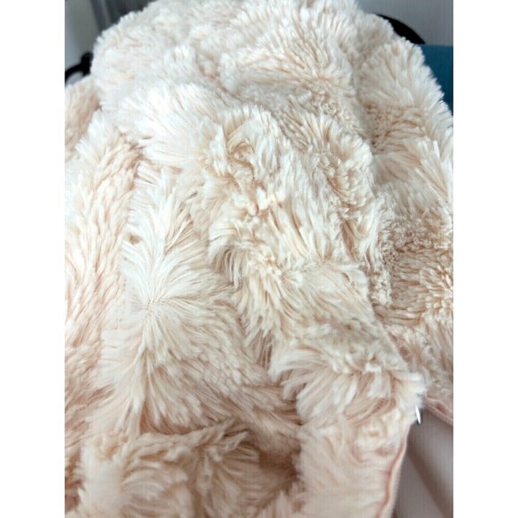 Ugg Faux Fur 2 Throw Pillow Covers Peach 25 X 25 Zip Closure Luxury Square Cozy - Picture 8 of 12